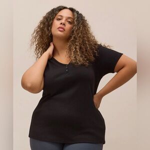 Girlfriend-Fit Ribbed Tee - PENN. Essentials